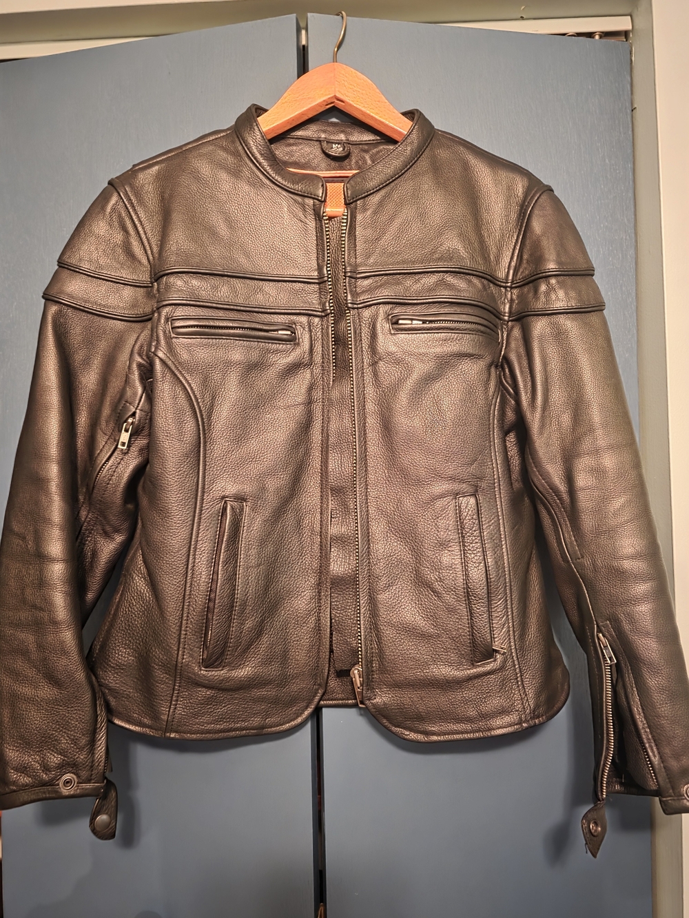 Womens Princess Cut Black Leather Zip-Front Jacket